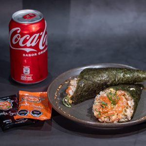 Lunes: Temaki + Bebida + Salsa Soya o Unagi